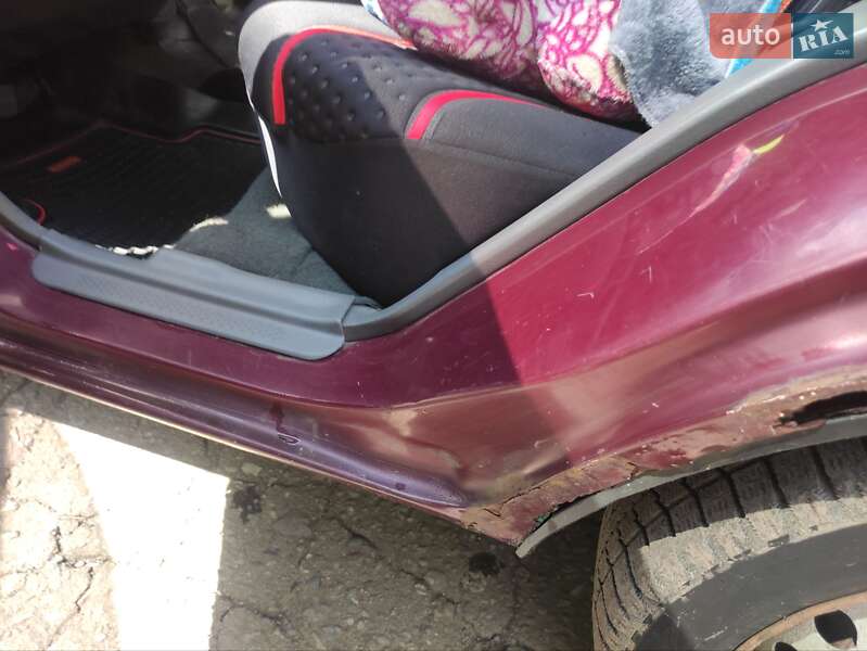 Седан Kia Avella 1997 в Краматорске