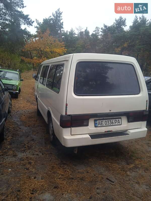 Мінівен Kia Besta 1998 в Рокитному