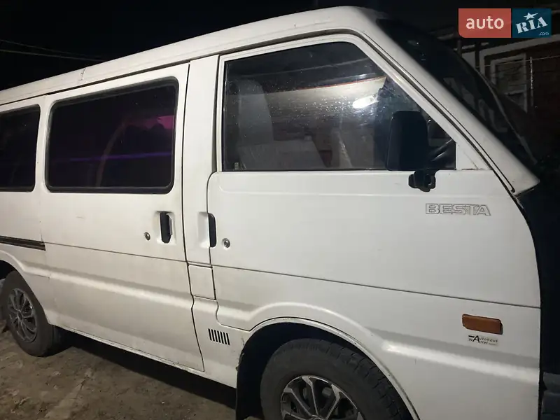 Kia Besta 1998