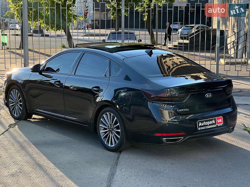Седан Kia Cadenza 2017 в Харькове