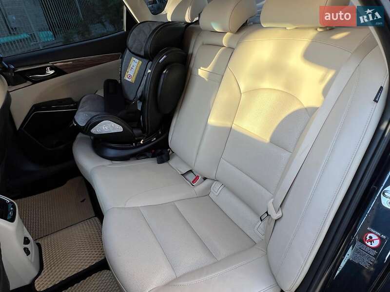 Седан Kia Cadenza 2017 в Харькове