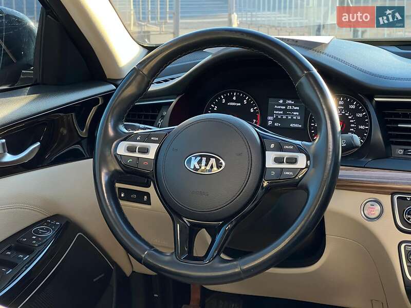 Седан Kia Cadenza 2017 в Харькове