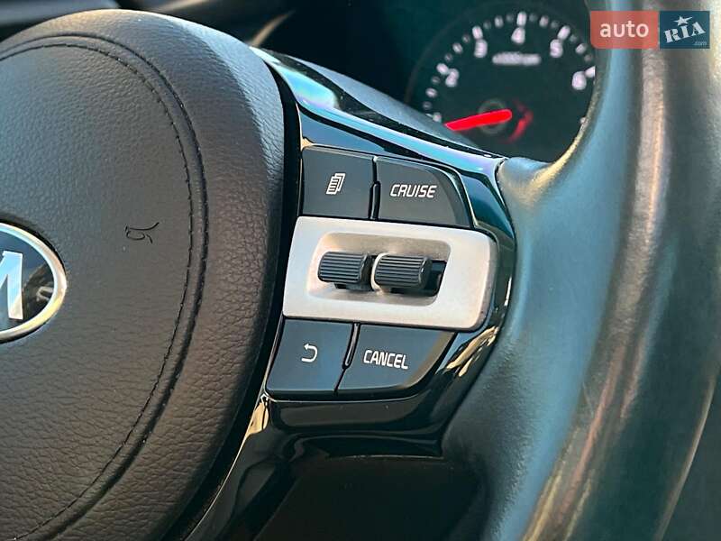 Седан Kia Cadenza 2017 в Харькове