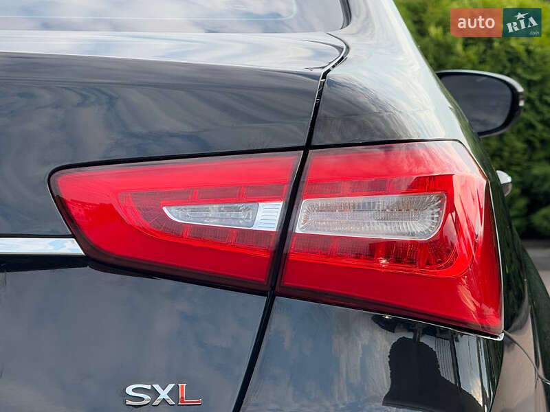 Седан Kia Cadenza 2013 в Дрогобыче