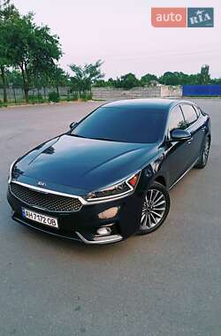Седан Kia Cadenza 2017 в Новомосковске