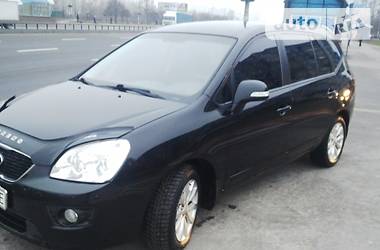 Хэтчбек Kia Carens 2010 в Киеве