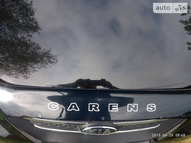 Позашляховик / Кросовер Kia Carens 2008 в Києві