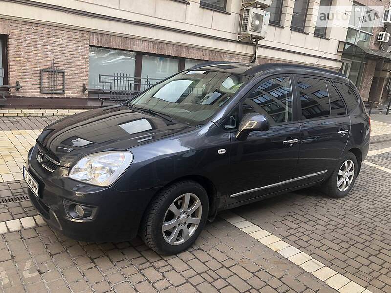 Универсал Kia Carens 2008 в Киеве