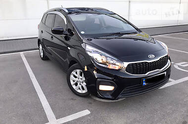 Минивэн Kia Carens 2016 в Киеве