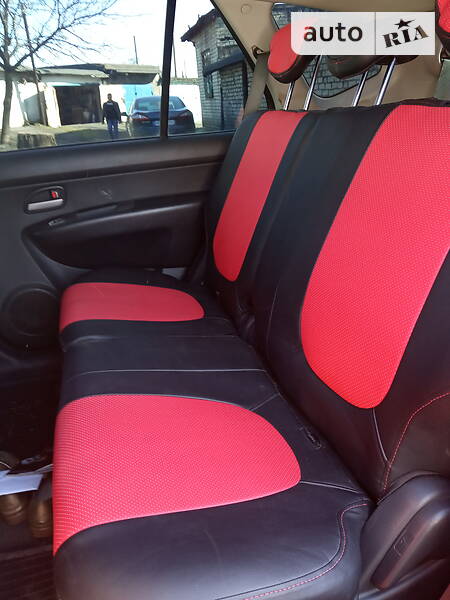 Минивэн Kia Carens 2008 в Першотравенске