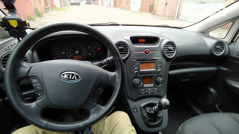 Минивэн Kia Carens 2011 в Киеве