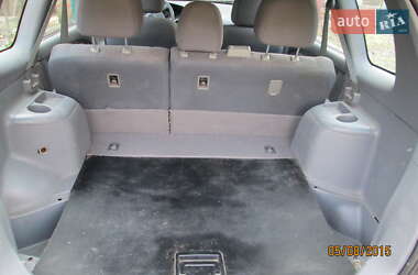 Минивэн Kia Carens 2003 в 