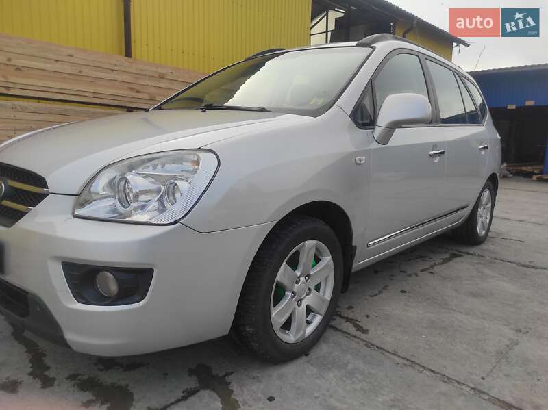 Минивэн Kia Carens 2007 в Красилове