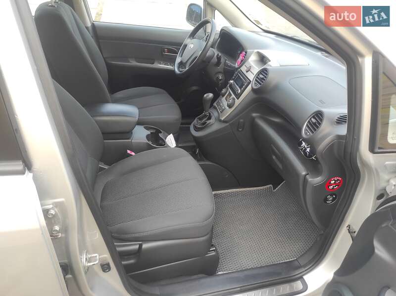Минивэн Kia Carens 2007 в Красилове