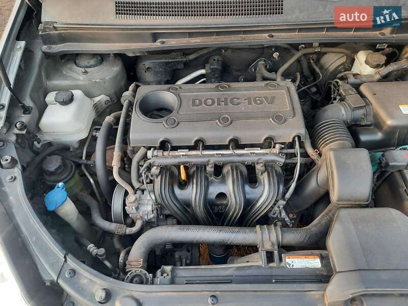 Минивэн Kia Carens 2008 в Полтаве
