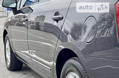 Минивэн Kia Carens 2008 в 