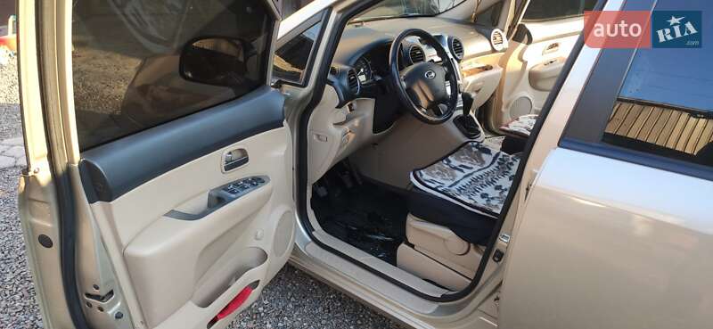 Минивэн Kia Carens 2008 в Броварах