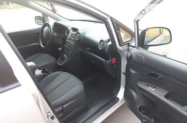 Минивэн Kia Carens 2006 в 