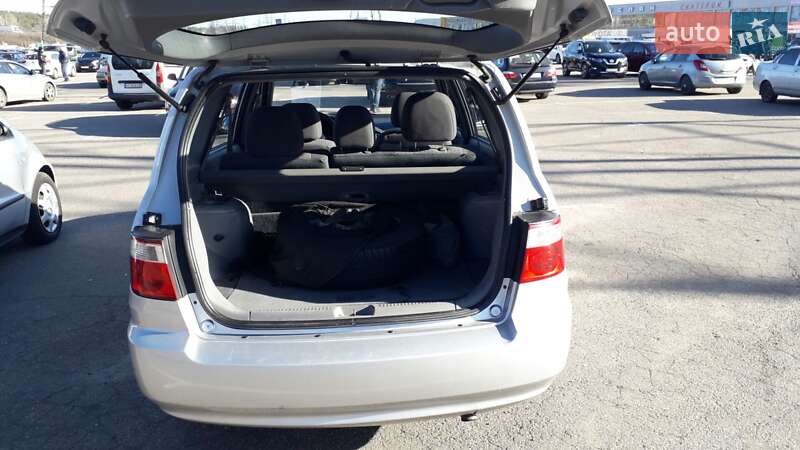 Минивэн Kia Carens 2006 в Харькове фото 3 Минивэн Kia Carens 2006 в Харькове