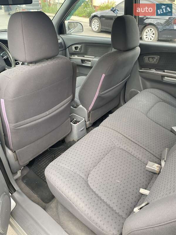 Минивэн Kia Carens 2003 в Новояворовске фото 20 Минивэн Kia Carens 2003 в Новояворовске