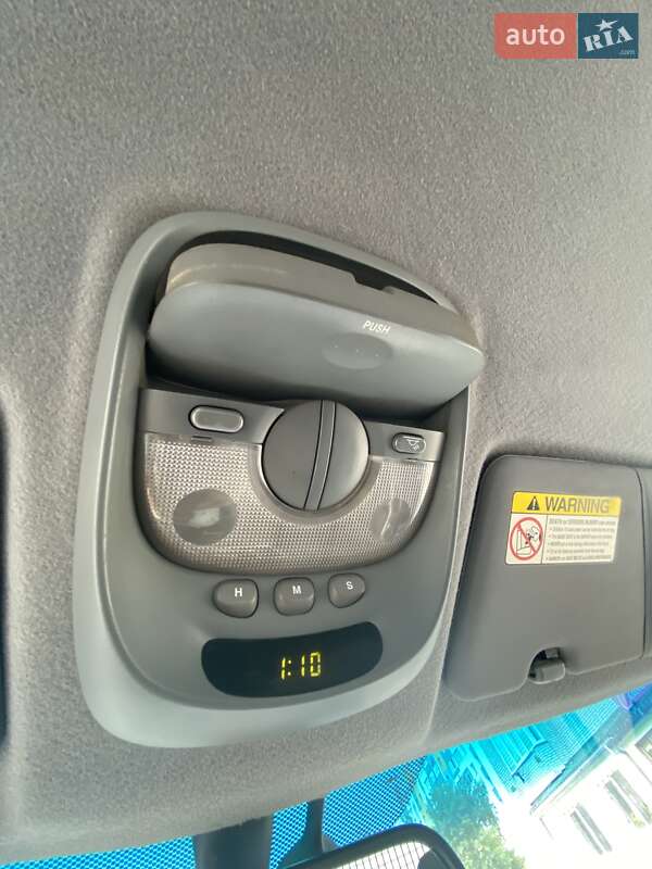 Минивэн Kia Carens 2003 в Новояворовске фото 29 Минивэн Kia Carens 2003 в Новояворовске