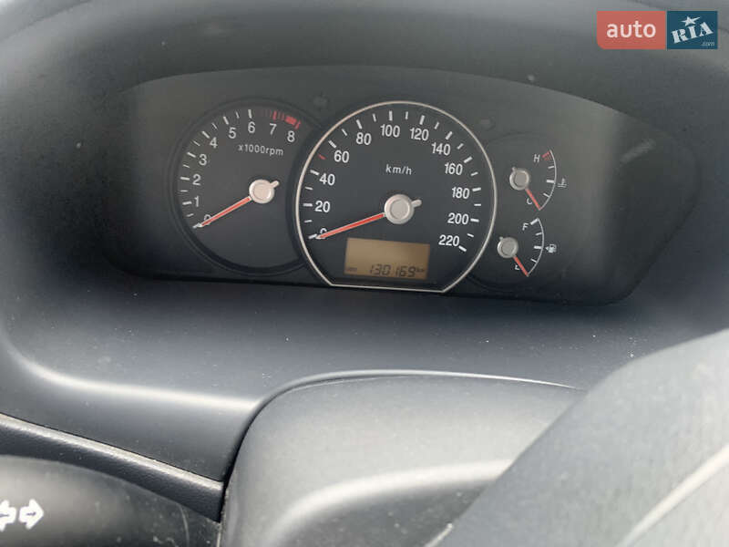 Мінівен Kia Carens 2008 в Києві фото 31 Мінівен Kia Carens 2008 в Києві