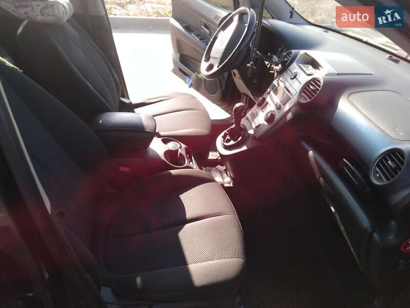 Минивэн Kia Carens 2008 в Киеве