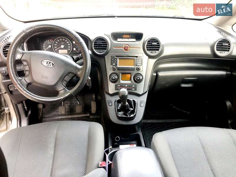 Мікровен Kia Carens 2011 в Києві