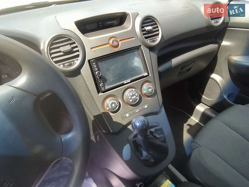 Мінівен Kia Carens 2007 в Старокостянтинові