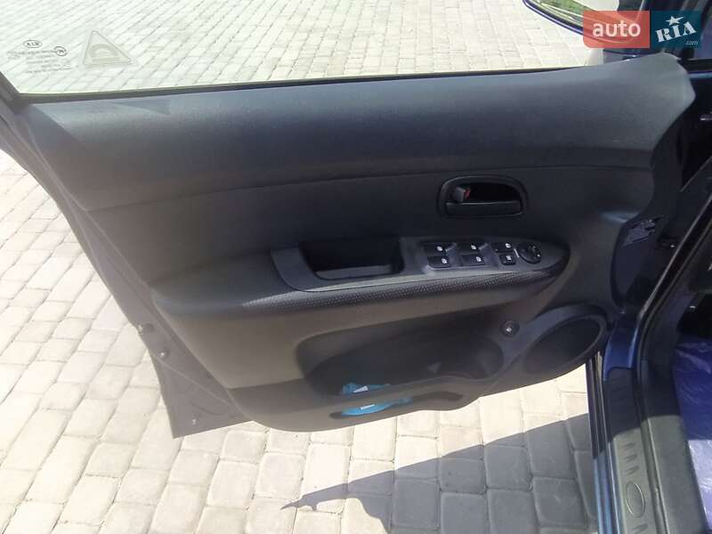 Мінівен Kia Carens 2007 в Старокостянтинові