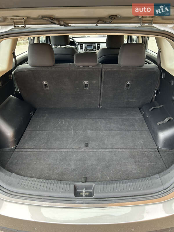 Мікровен Kia Carens 2015 в Одесі фото 15 Мікровен Kia Carens 2015 в Одесі