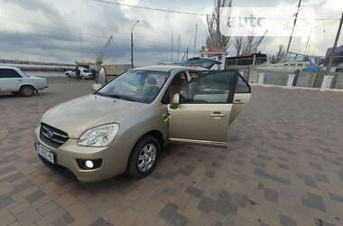 Минивэн Kia Carens 2008 в Николаеве