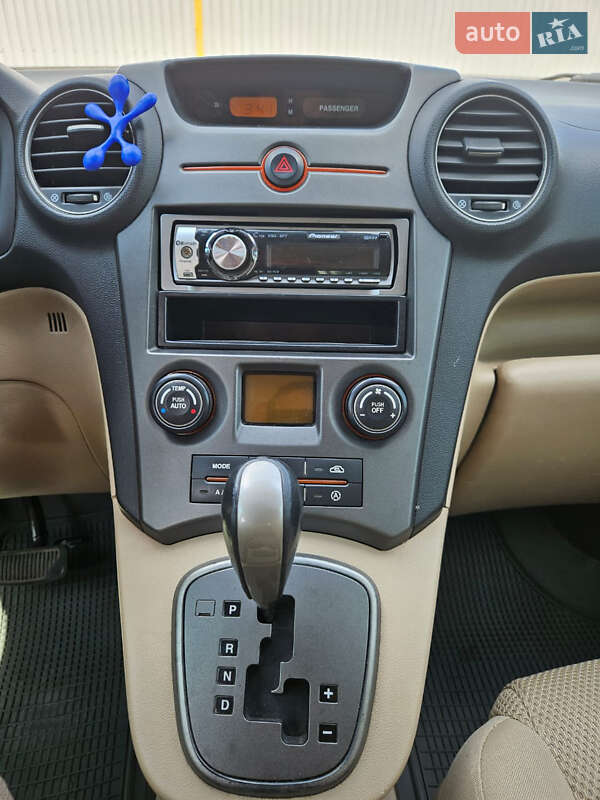 Минивэн Kia Carens 2007 в Корсуне-Шевченковском