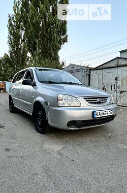 Мінівен Kia Carens 2006 в Києві