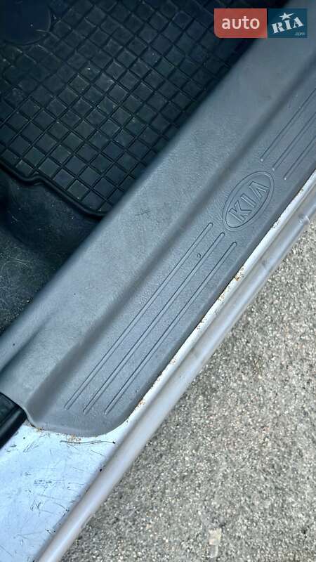 Мінівен Kia Carens 2006 в Києві