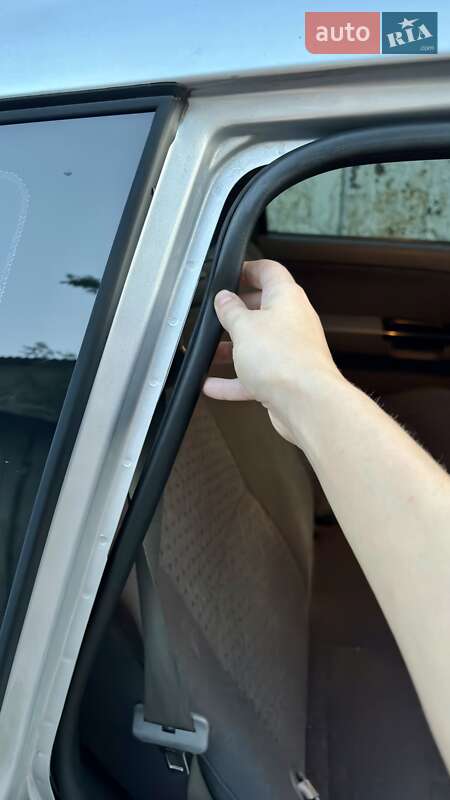 Мінівен Kia Carens 2006 в Києві