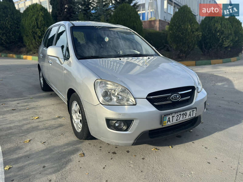Минивэн Kia Carens 2008 в 