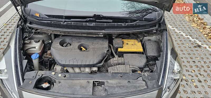 Мікровен Kia Carens 2016 в Києві фото 3 Мікровен Kia Carens 2016 в Києві