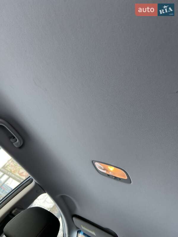 Мінівен Kia Carens 2009 в Стрию