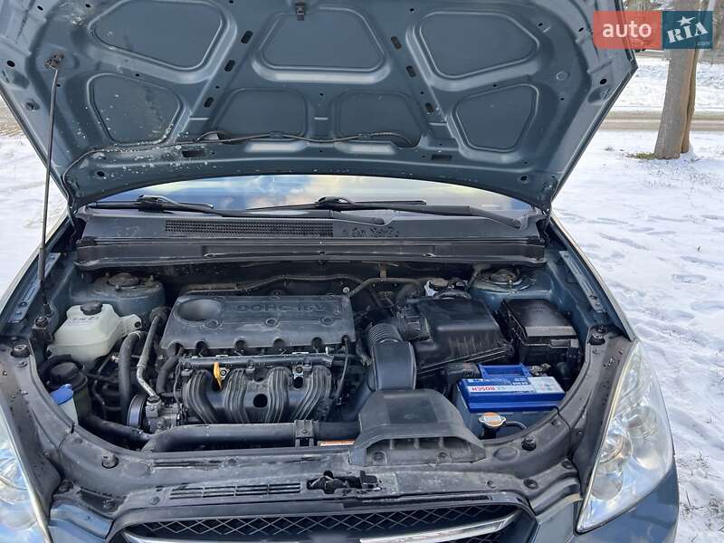 Мінівен Kia Carens 2009 в Стрию