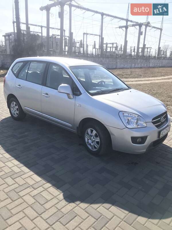 Минивэн Kia Carens 2008 в 