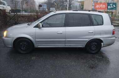 Минивэн Kia Carens 2004 в Киеве