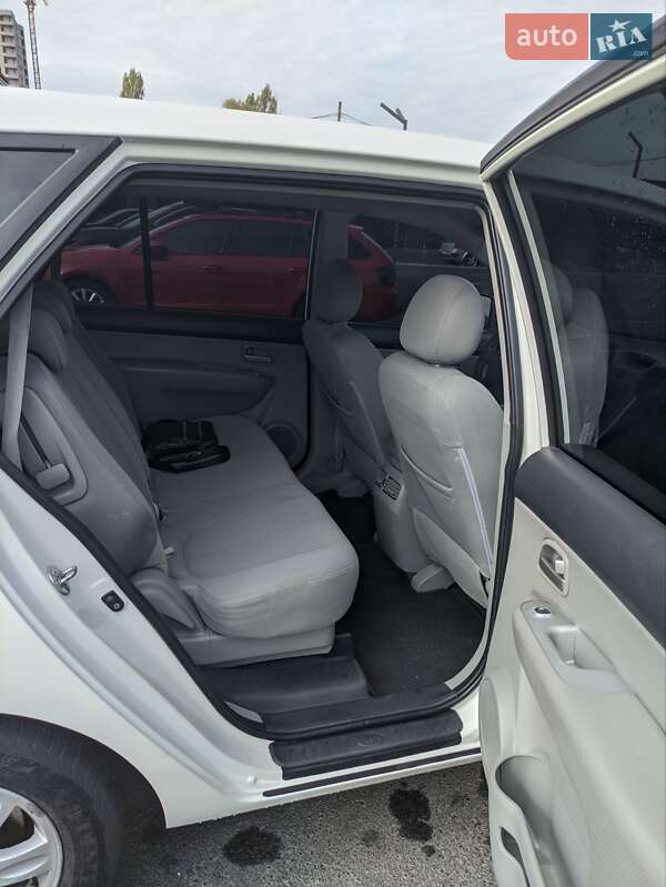 Минивэн Kia Carens 2008 в Полтаве