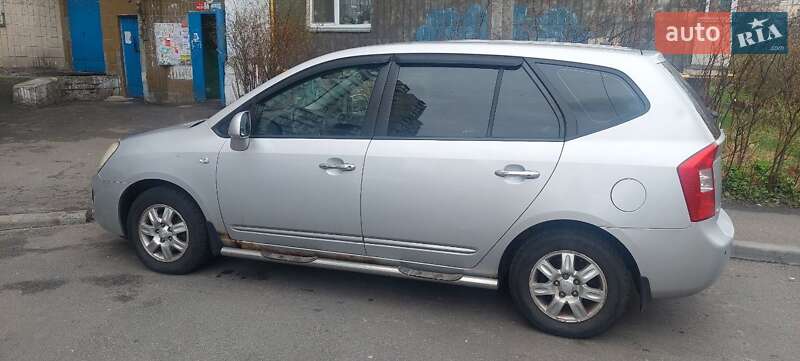 Минивэн Kia Carens 2007 в Киеве