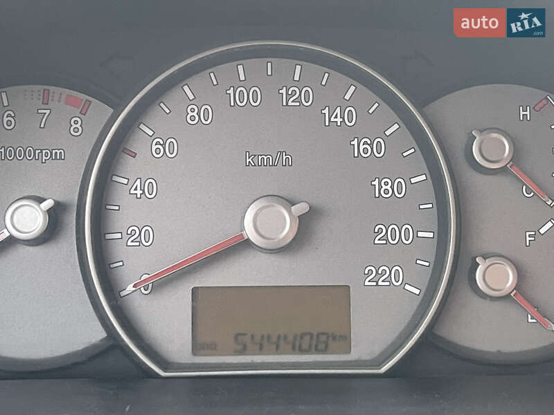 Мінівен Kia Carens 2007 в Житомирі