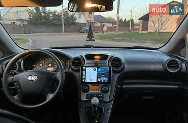 Минивэн Kia Carens 2010 в 