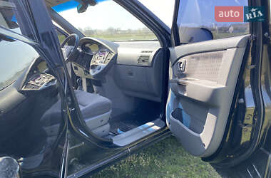 Минивэн Kia Carens 2005 в 