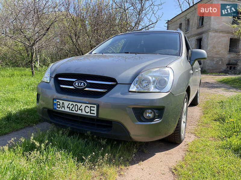 Минивэн Kia Carens 2008 в 