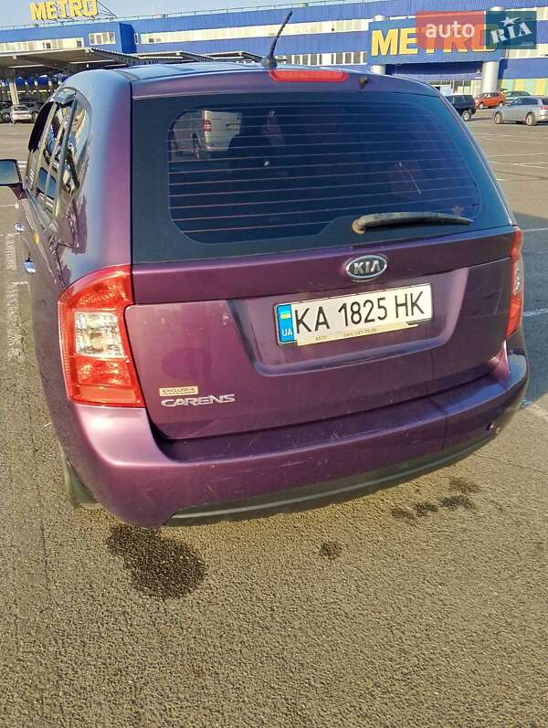 Мінівен Kia Carens 2008 в Києві