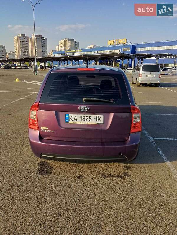 Мінівен Kia Carens 2008 в Києві